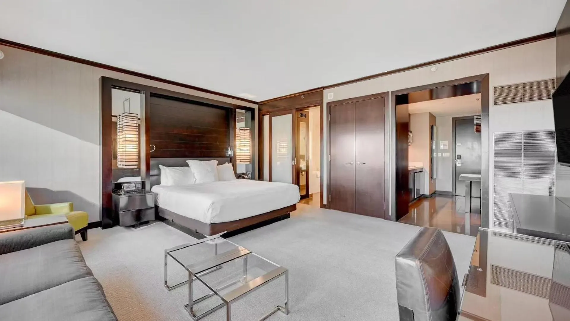 Luxurious Vdara High Rise Room, City Skyline Views, King Bed, Free Valet, Smoke-Free Las Vegas USA