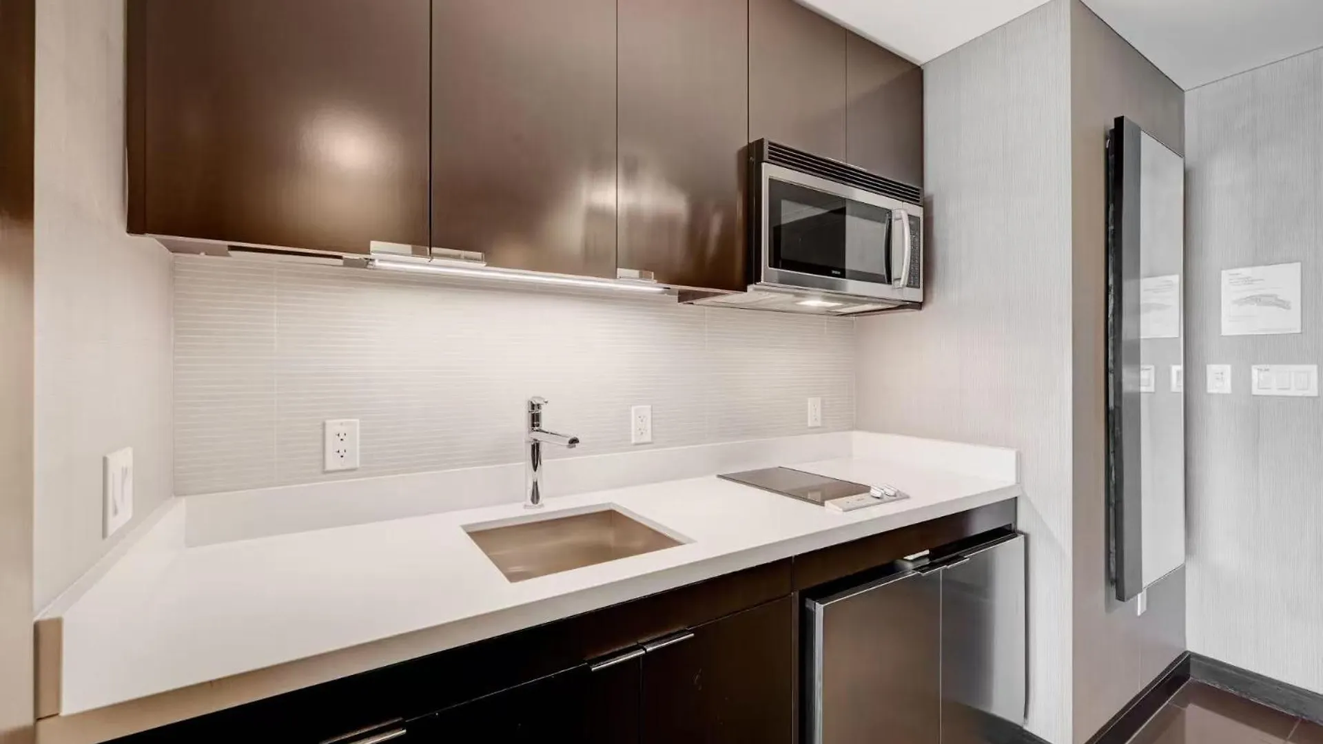 Luxurious Vdara High Rise Room, City Skyline Views, King Bed, Free Valet, Smoke-Free Las Vegas