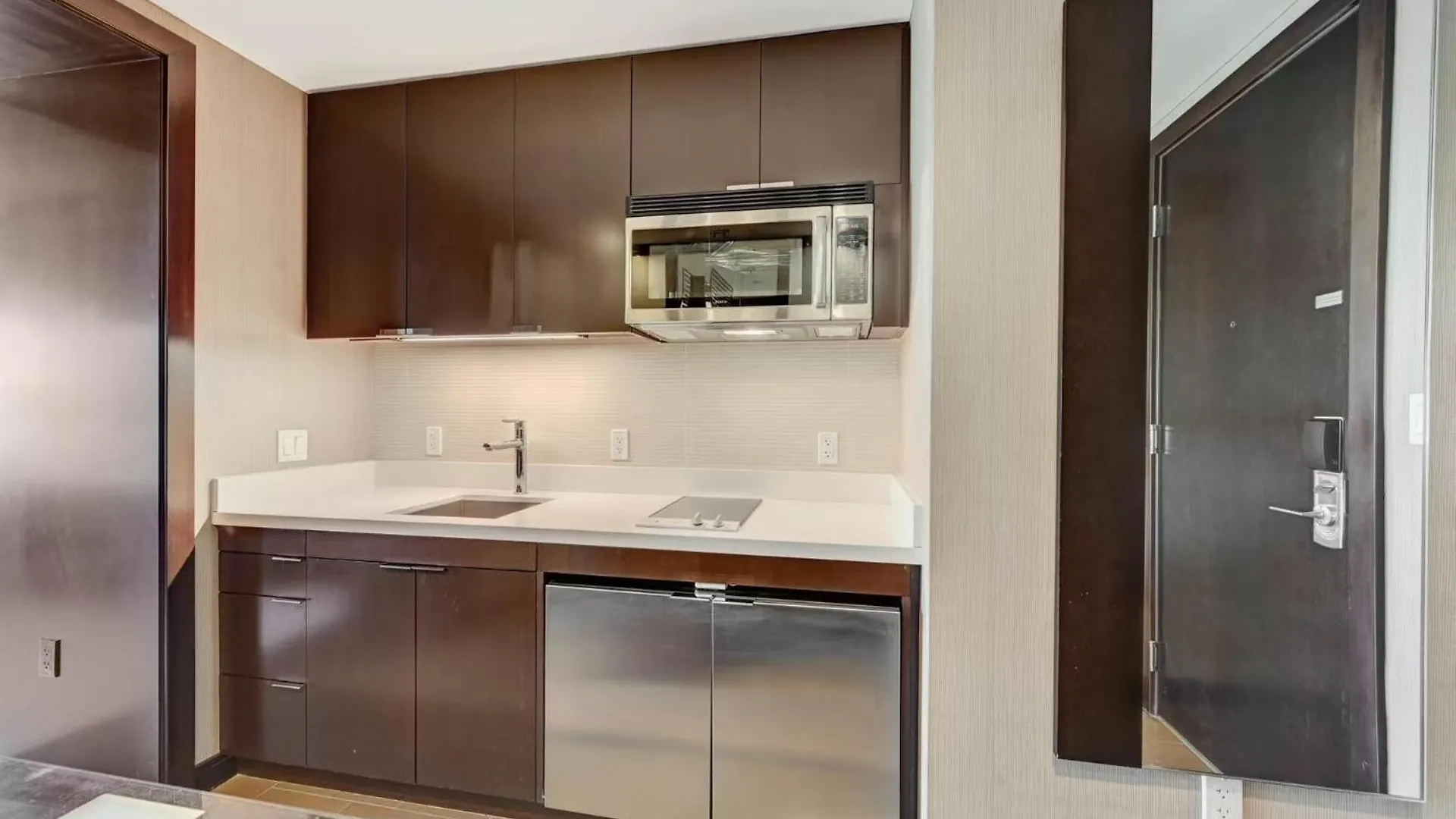 Luxurious Vdara High Rise Room, City Skyline Views, King Bed, Free Valet, Smoke-Free لاس فيغاس 0*,  الولايات المتحدة الأمريكية