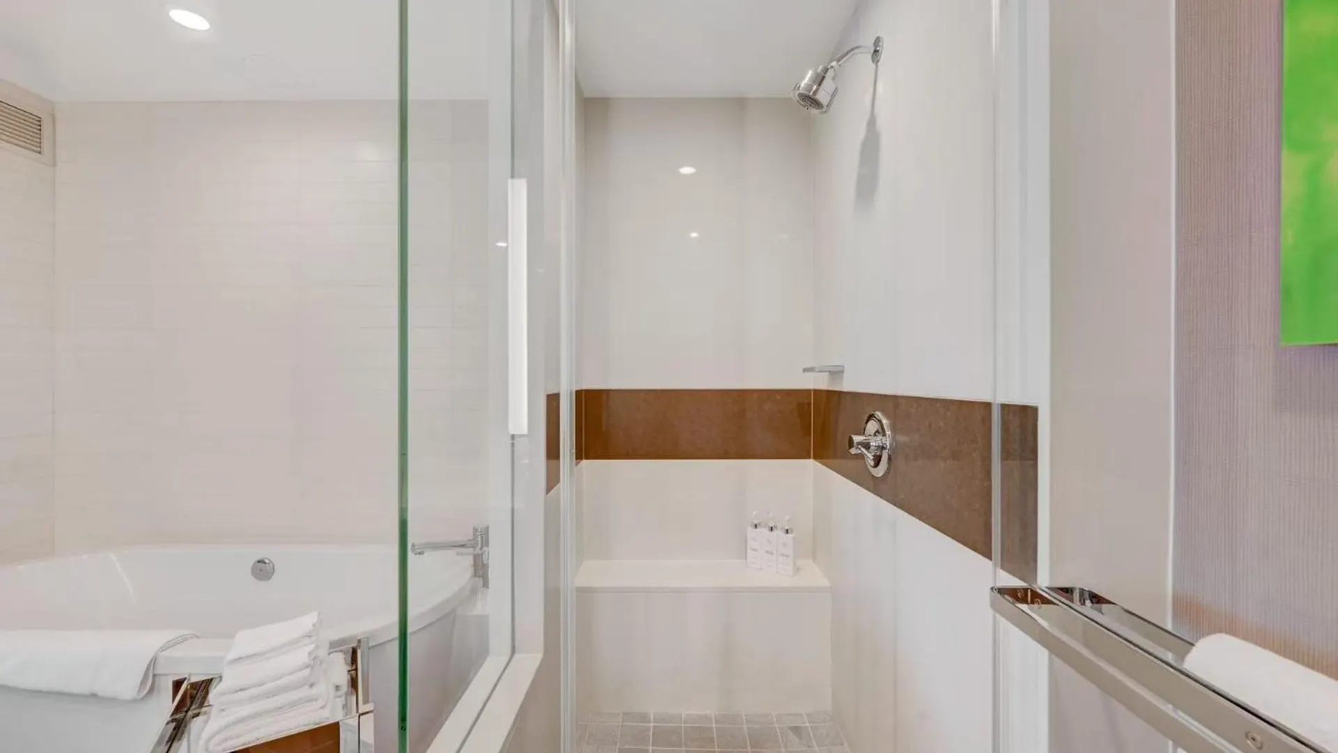 Luxurious Vdara High Rise Room, City Skyline Views, King Bed, Free Valet, Smoke-Free location